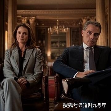 Netflix必看高分权谋惊悚剧，金球奖预定！