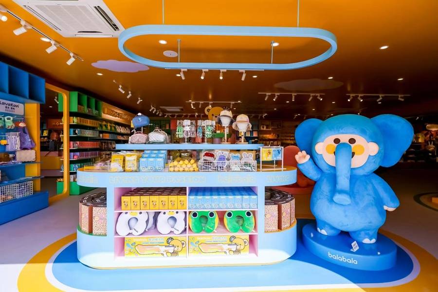 为上海定制甜辣卤味、为乡土动物做设计，国际消费品牌把本土化玩明白了