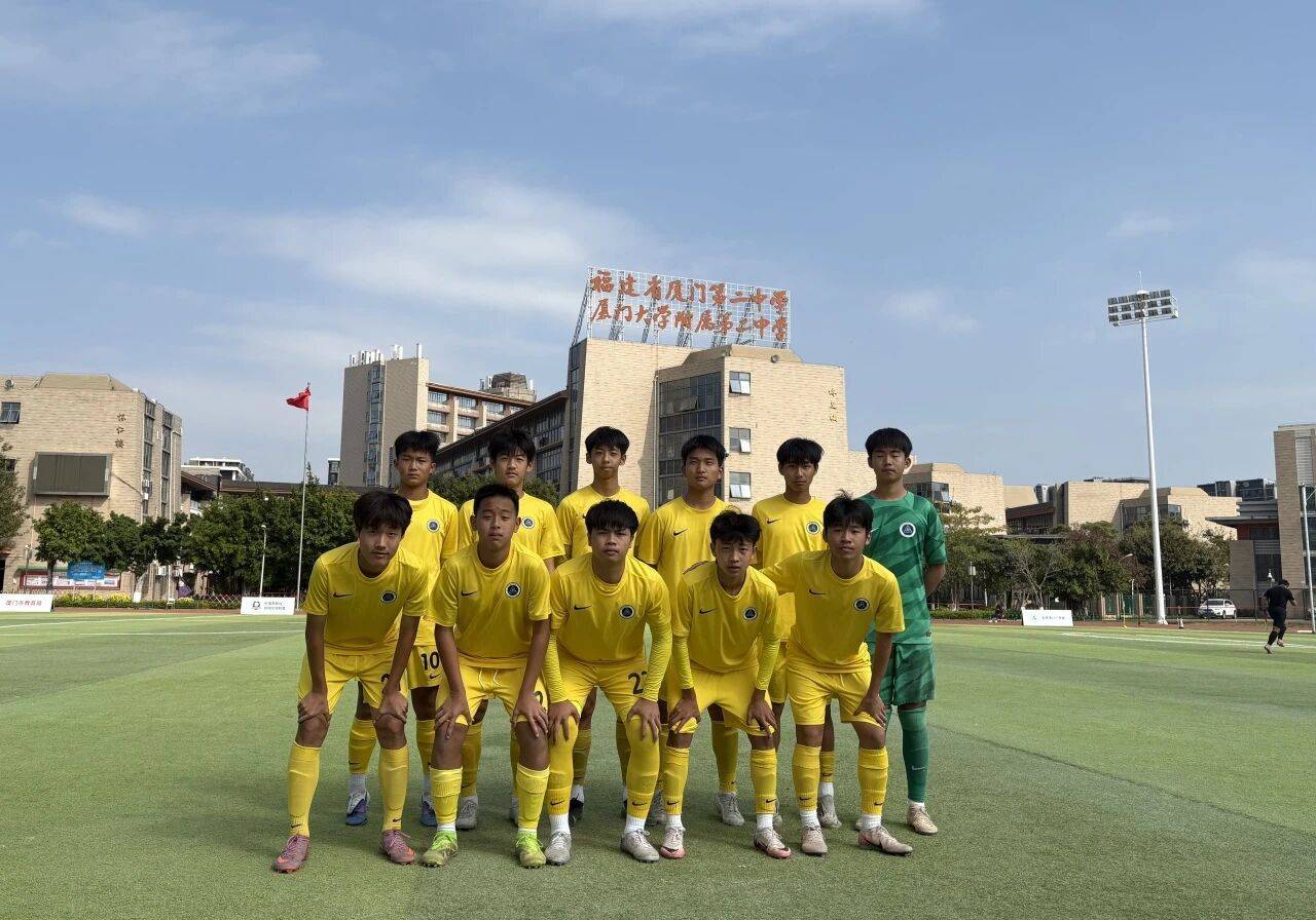 校园体育“开门红”！翠园足球再次问鼎全国冠军