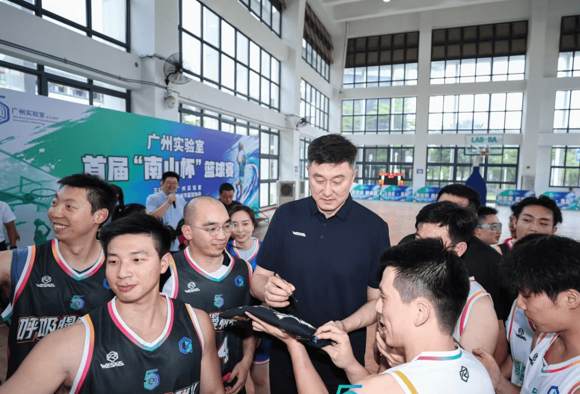 宏远早报！徐杰美国特训，杜锋高频率参加活动，虎头天赋异禀！
